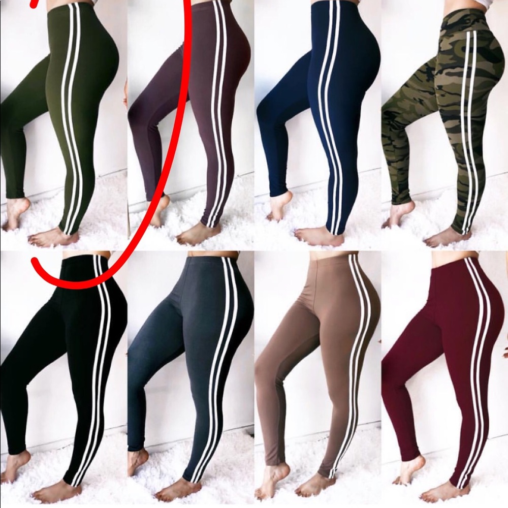 EXTREMELY SOFT Olive green leggings w/ stripes